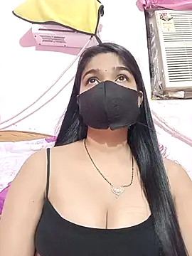 Snapshot of Simran-001 chatting on October 3, 2025, 7:11 pm Simran-001 online show from October 3, 2025, 7:11 pm