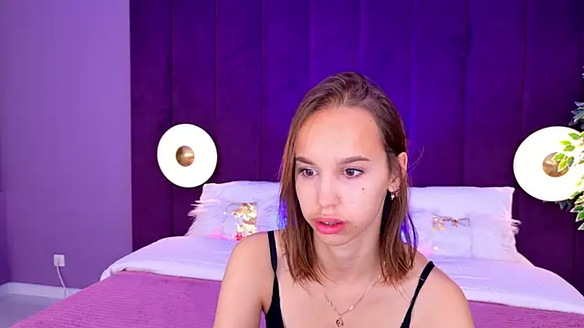 Snapshot of SandraTucker chatting on July 5, 2026, 2:40 am SandraTucker online show from July 5, 2026, 2:40 am