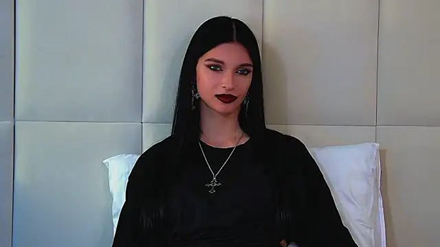 Snapshot of BeverlyMost chatting on June 27, 2026, 12:22 pm BeverlyMost online show from June 27, 2026, 12:22 pm
