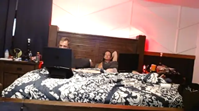 Snapshot of krash_n_babi chatting on March 1, 2026, 9:11 am krash n babi online show from March 1, 2026, 9:11 am