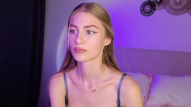 GabriellaOlsen online show from July 3, 2026, 4:35 pm