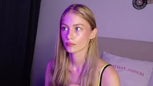 GabriellaOlsen online show from July 22, 2026, 4:21 pm