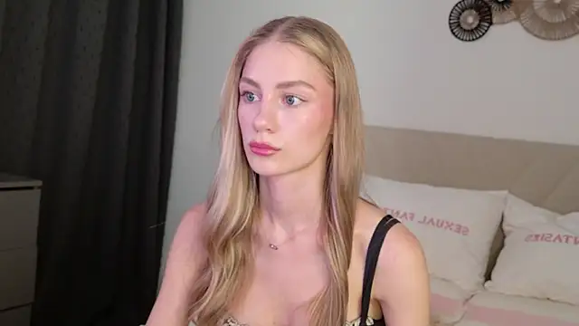 GabriellaOlsen online show from July 30, 2026, 4:17 pm