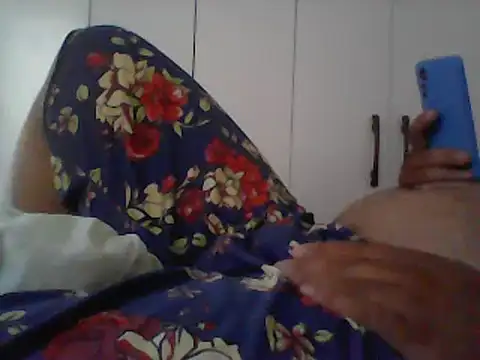 Snapshot of Trixboy201 chatting on February 12, 2025, 1:06 pm Trixboy201 online show from February 12, 2025, 1:06 pm