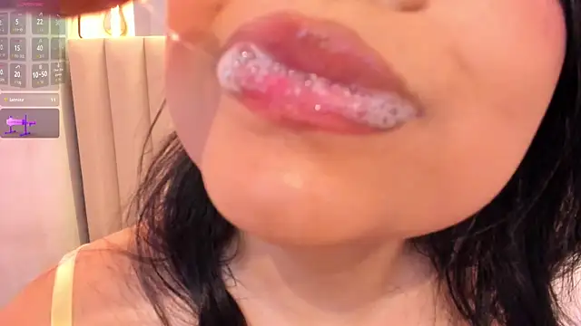 Snapshot of Naomymonroe_ chatting on February 9, 2026, 9:41 pm Naomymonroe online show from February 9, 2026, 9:41 pm