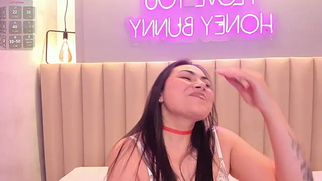 Snapshot of Naomymonroe_ chatting on February 23, 2026, 9:56 pm Naomymonroe online show from February 23, 2026, 9:56 pm