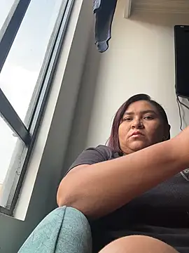 KarlaWild online show from February 6, 2025, 8:13 pm