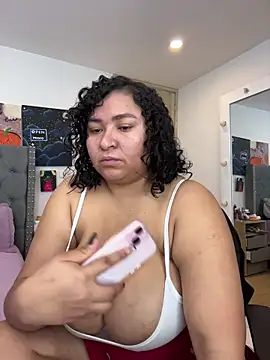 KarlaWild online show from October 27, 2025, 4:22 pm