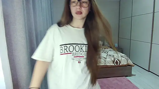 singletrouble online show from March 30, 2026, 4:57 am