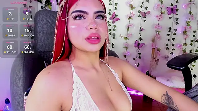 Snapshot of saray__jones chatting on May 7, 2026, 5:29 pm saray jones online show from May 7, 2026, 5:29 pm