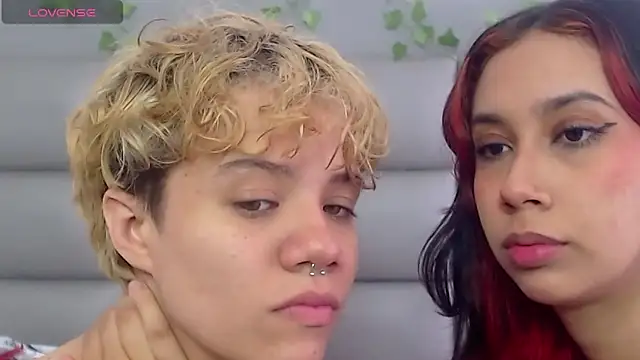 Snapshot of RenataLujan_ chatting on March 21, 2025, 5:34 pm RenataLujan online show from March 21, 2025, 5:34 pm