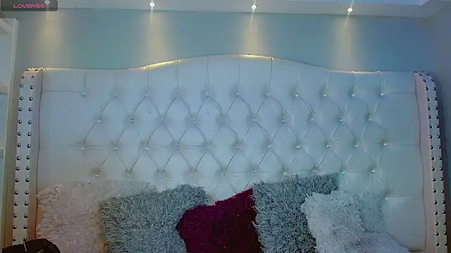 Snapshot of CamiiGarcia chatting on September 8, 2025, 7:13 pm CamiiGarcia online show from September 8, 2025, 7:13 pm