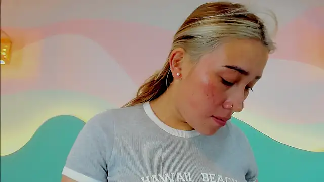 Lannajansen online show from October 24, 2025, 1:18 pm