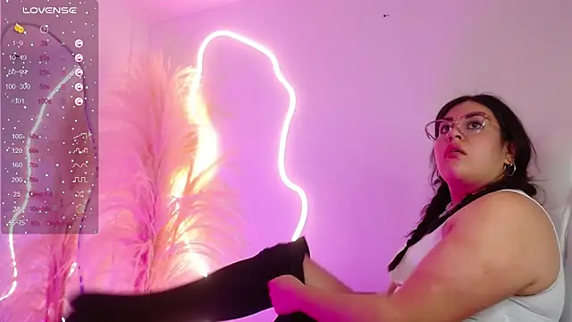 Snapshot of Sofi_BBW chatting on March 20, 2025, 12:32 pm Sofi BBW online show from March 20, 2025, 12:32 pm