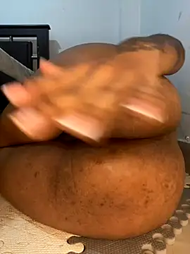 Charlotte bronxxx online show from September 9, 2025, 6:29 pm