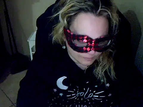 Snapshot of topina8 chatting on March 6, 2025, 9:20 pm topina8 online show from March 6, 2025, 9:20 pm