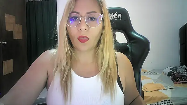 mariana0x online show from February 26, 2026, 8:52 pm