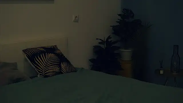 VeronaCritchlow online show from February 8, 2025, 10:18 am