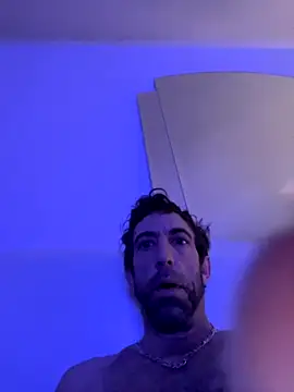 Snapshot of Pilote19 chatting on October 9, 2025, 5:55 pm Pilote19 online show from October 9, 2025, 5:55 pm