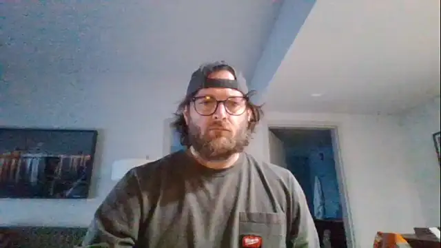 Snapshot of rrunner7718 chatting on March 18, 2025, 2:04 pm rrunner7718 online show from March 18, 2025, 2:04 pm