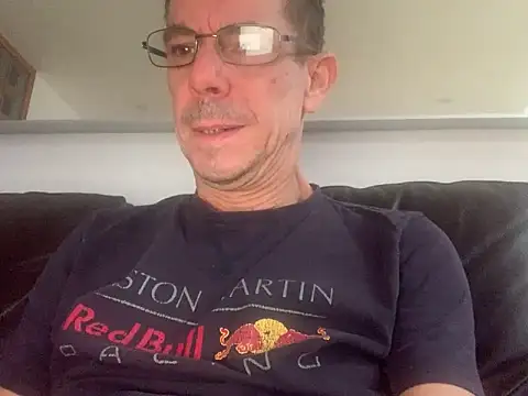 Kenhornu online show from February 10, 2026, 2:43 pm