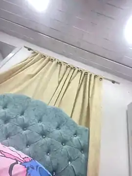 Snapshot of Girl_milk7 chatting on March 21, 2025, 5:43 am Girl milk7 online show from March 21, 2025, 5:43 am