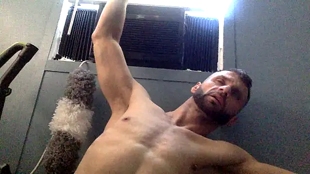 sexyhotstud12 online show from December 19, 2025, 4:25 pm