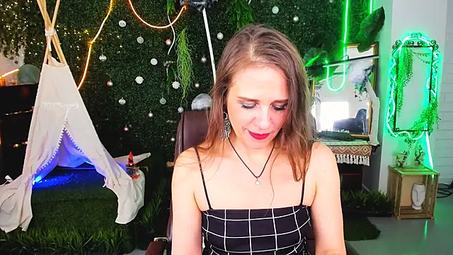 EmiliaBedy online show from April 7, 2026, 5:19 am