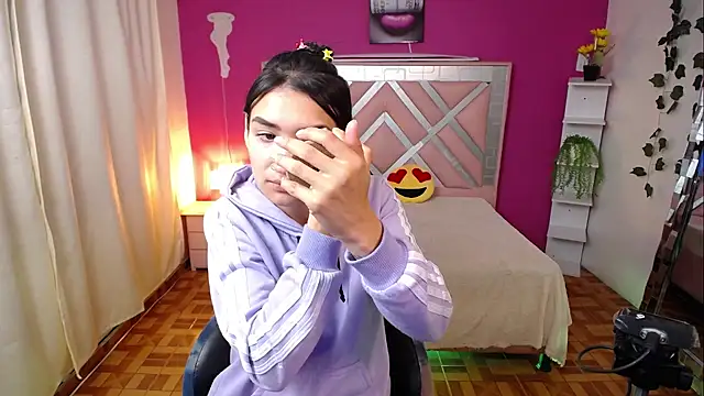 Snapshot of Sofii_cutee chatting on March 14, 2025, 2:30 pm Sofii cutee online show from March 14, 2025, 2:30 pm