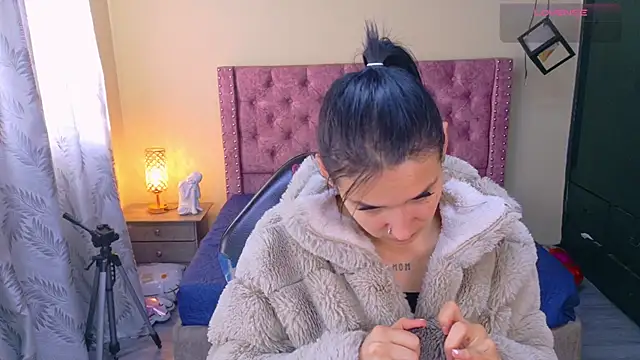 Snapshot of Sofii_cutee chatting on February 9, 2026, 12:53 pm Sofii cutee online show from February 9, 2026, 12:53 pm