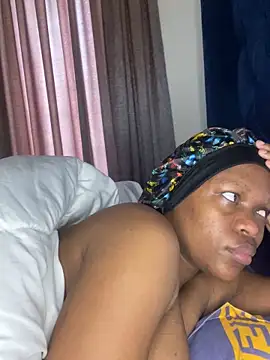 Boneca25 online show from February 3, 2025, 5:07 am