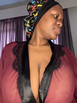 Boneca25 online show from February 4, 2025, 5:31 am