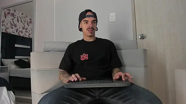 kaletattoo online show from November 12, 2025, 11:21 am