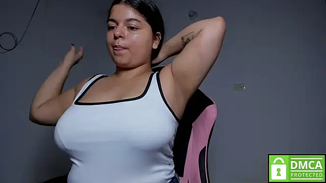 Snapshot of Little_Shaara chatting on October 18, 2025, 9:54 am Little Shaara online show from October 18, 2025, 9:54 am