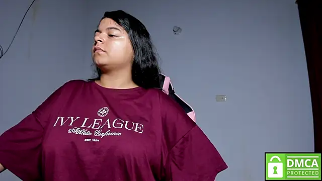 Snapshot of Little_Shaara chatting on November 5, 2025, 8:36 am Little Shaara online show from November 5, 2025, 8:36 am