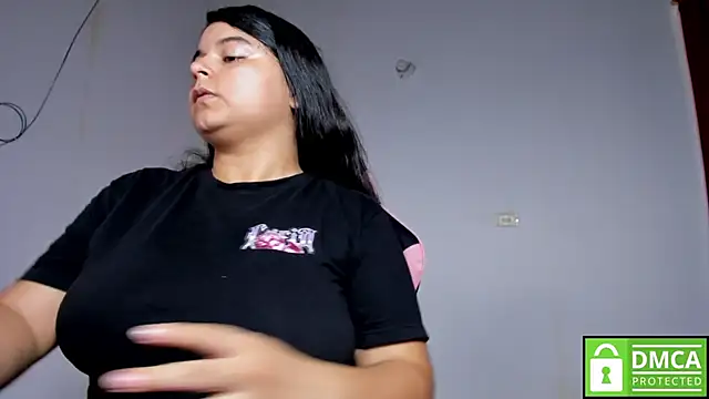 Snapshot of Little_Shaara chatting on November 6, 2025, 8:21 pm Little Shaara online show from November 6, 2025, 8:21 pm