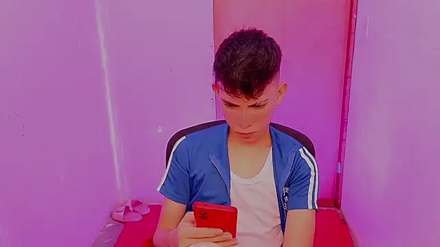 Alexxx lov online show from February 12, 2026, 12:33 pm