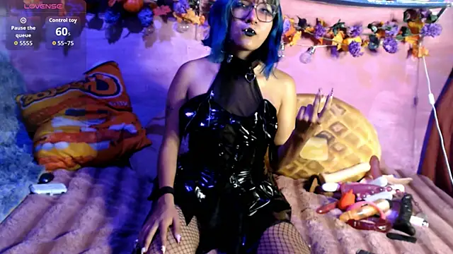 Snapshot of Sharkyu1 chatting on October 16, 2025, 4:24 am Sharkyu1 online show from October 16, 2025, 4:24 am