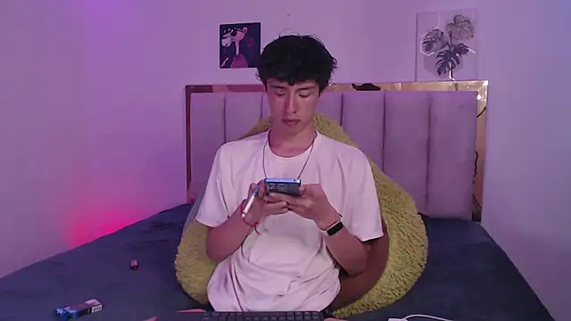 Juanmres online show from May 13, 2026, 6:49 pm