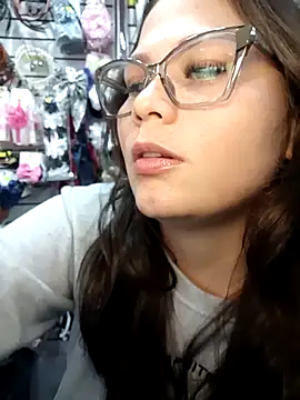 Vale Saenzz online show from March 2, 2026, 9:32 pm