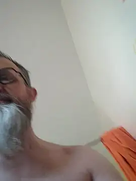 Snapshot of fabinouSC chatting on February 17, 2025, 11:02 am fabinouSC online show from February 17, 2025, 11:02 am