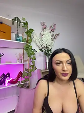 Snapshot of RaisaSalvi chatting on March 14, 2025, 3:58 pm RaisaSalvi online show from March 14, 2025, 3:58 pm