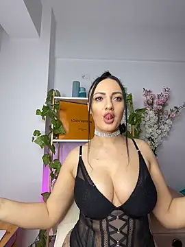 Snapshot of RaisaSalvi chatting on March 22, 2025, 3:53 pm RaisaSalvi online show from March 22, 2025, 3:53 pm