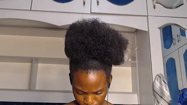 Snapshot of YoungDiva69 chatting on February 22, 2025, 9:04 pm YoungDiva69 online show from February 22, 2025, 9:04 pm