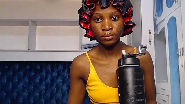 Snapshot of YoungDiva69 chatting on October 26, 2025, 6:52 am YoungDiva69 online show from October 26, 2025, 6:52 am