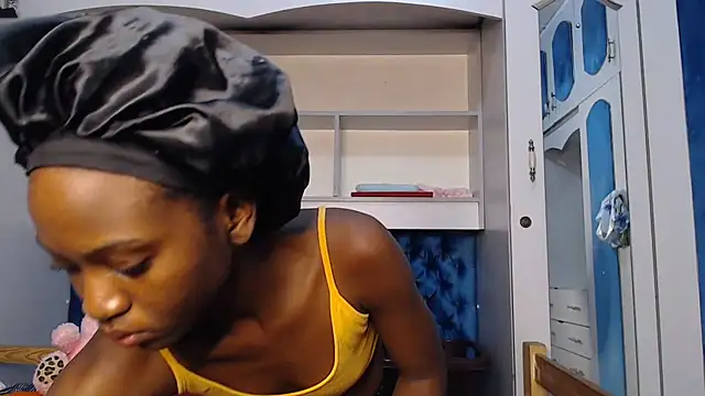 Snapshot of YoungDiva69 chatting on February 10, 2026, 2:26 am YoungDiva69 online show from February 10, 2026, 2:26 am