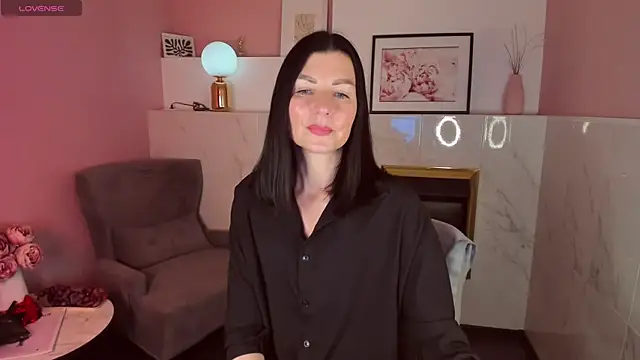 Snapshot of MonicaCheerful chatting on February 5, 2025, 3:31 pm MonicaCheerful online show from February 5, 2025, 3:31 pm