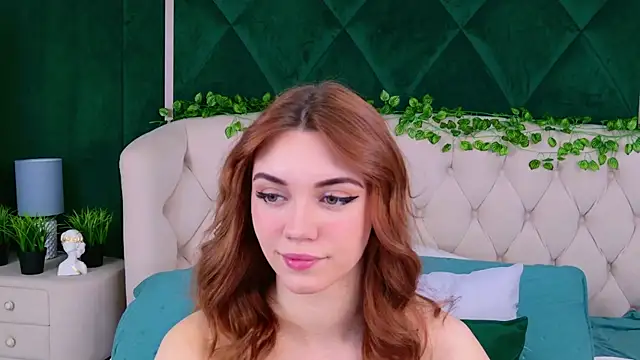 Snapshot of Ariadna_Holder chatting on March 14, 2025, 6:32 am Ariadna Holder online show from March 14, 2025, 6:32 am