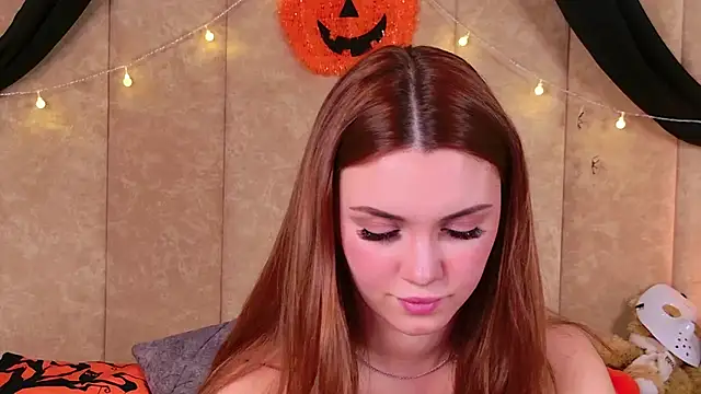 Snapshot of Ariadna_Holder chatting on October 22, 2025, 11:21 am Ariadna Holder online show from October 22, 2025, 11:21 am