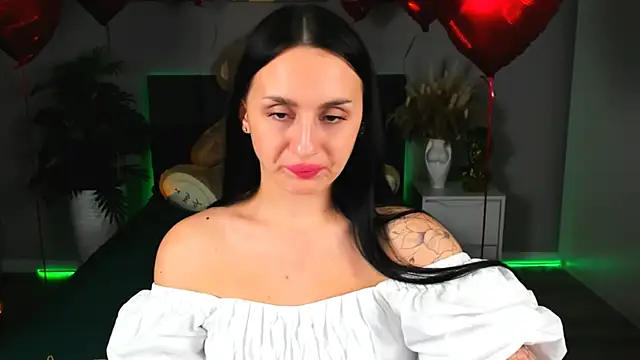 EmiliaBeynard online show from February 25, 2025, 5:04 pm